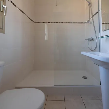 Le Lavandou, T2 + Cabine, Acces Plage, Parking Et Climatisation - Fr-1-803-88 * Le Lavandou