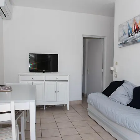 Le Lavandou, T2 + Cabine, Acces Plage, Parking Et Climatisation - Fr-1-803-88 Apartment Le Lavandou