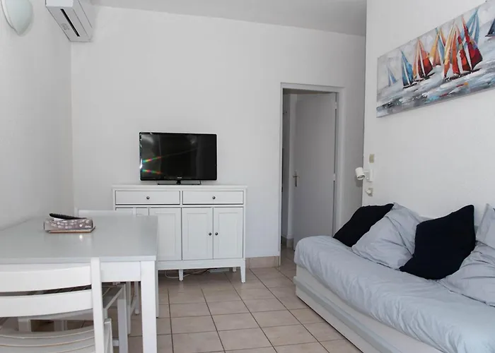 Le Lavandou, T2 + Cabine, Acces Plage, Parking Et Climatisation - Fr-1-803-88 Apartman Le Lavandou