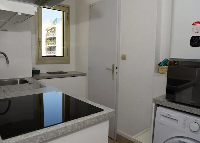 Le Lavandou, T2 + Cabine, Acces Plage, Parking Et Climatisation - Fr-1-803-88