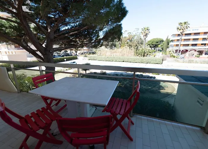 Le Lavandou, T2 + Cabine, Acces Plage, Parking Et Climatisation - Fr-1-803-88 * Le Lavandou